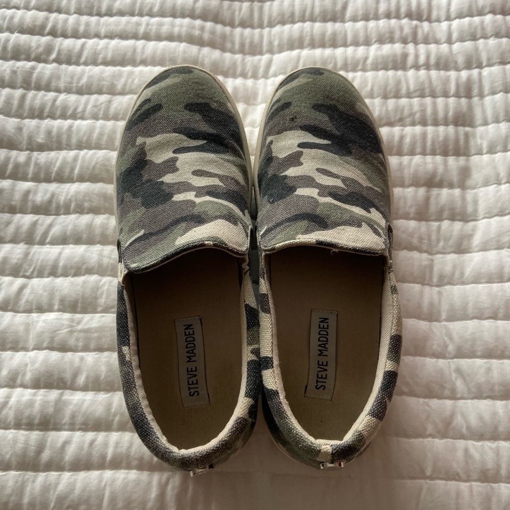 Steve Madden Camo Gills Platform Slip On Sneakers